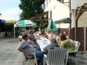 Gemütliche Runde im Biergarten