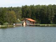 Seehaus neben der Kapelle