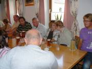 Am Nebntisch hams a scho a Bier