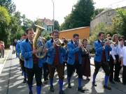 18 Auf gehts in die Kirche