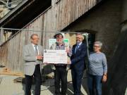 1 Spendenübergabe vorm Türmerhaus