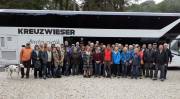06 Gruppenfoto vor dem Kreuzwieser-Bus